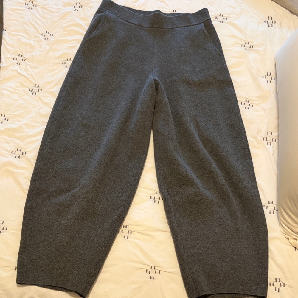 NWOT Cos MERINO WOOL BARREL-LEG PANTS